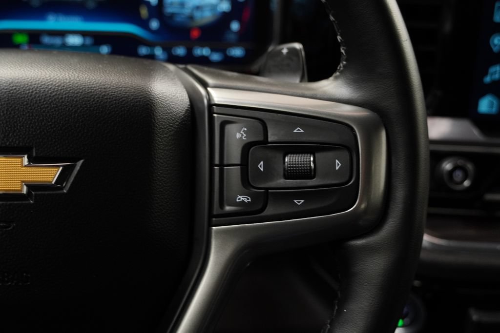 Used 2023 Chevrolet Silverado 1500 LTZ w/ Technology Package AWD/4WD image 15