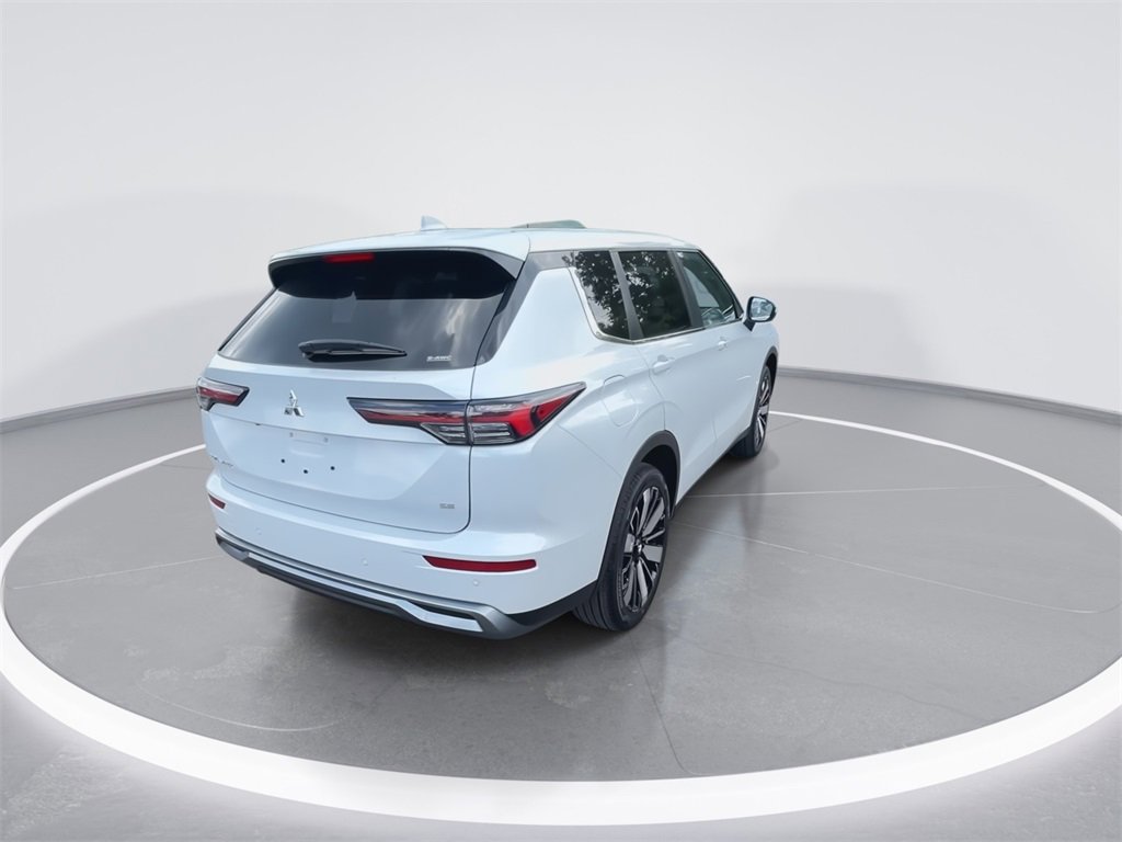 New 2025 Mitsubishi Outlander SE image 7
