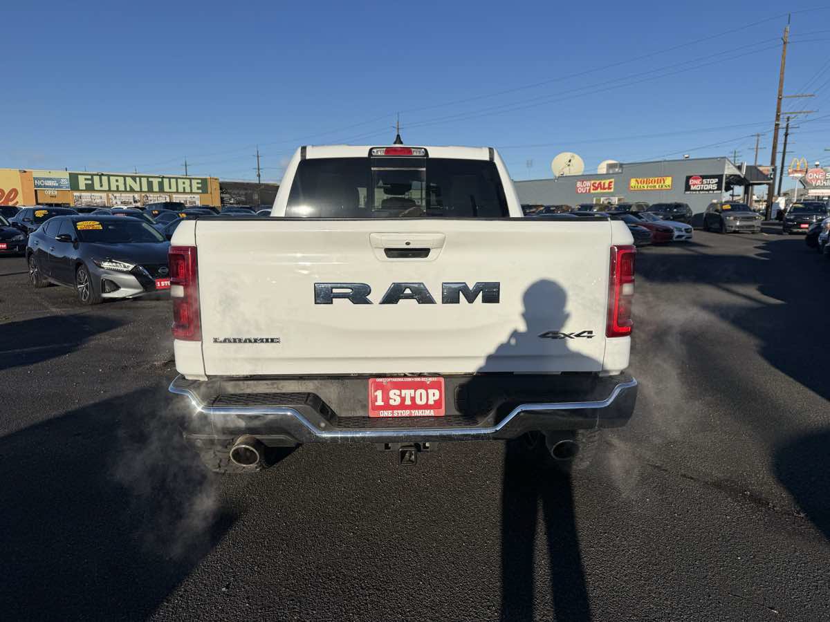 Used 2025 RAM 1500 Laramie AWD/4WD image 4