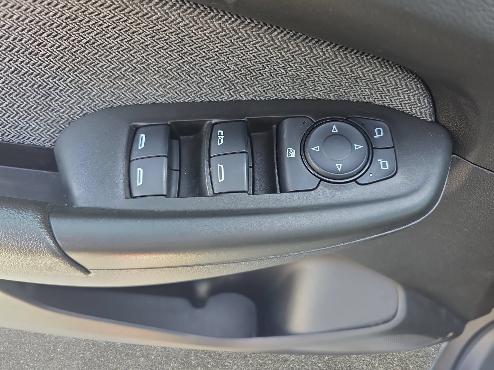 Used 2025 Chevrolet TrailBlazer LT AWD/4WD image 26