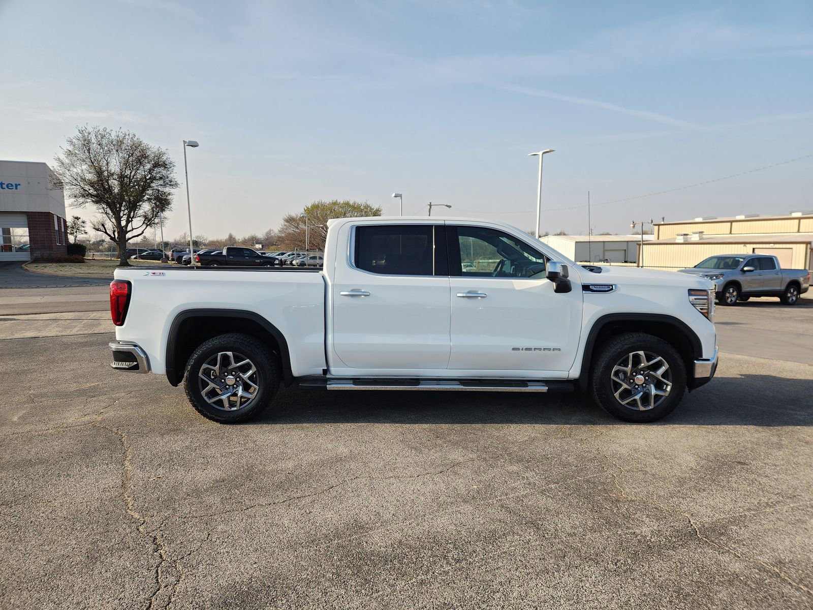 New 2026 GMC Sierra 1500 SLT AWD/4WD image 7