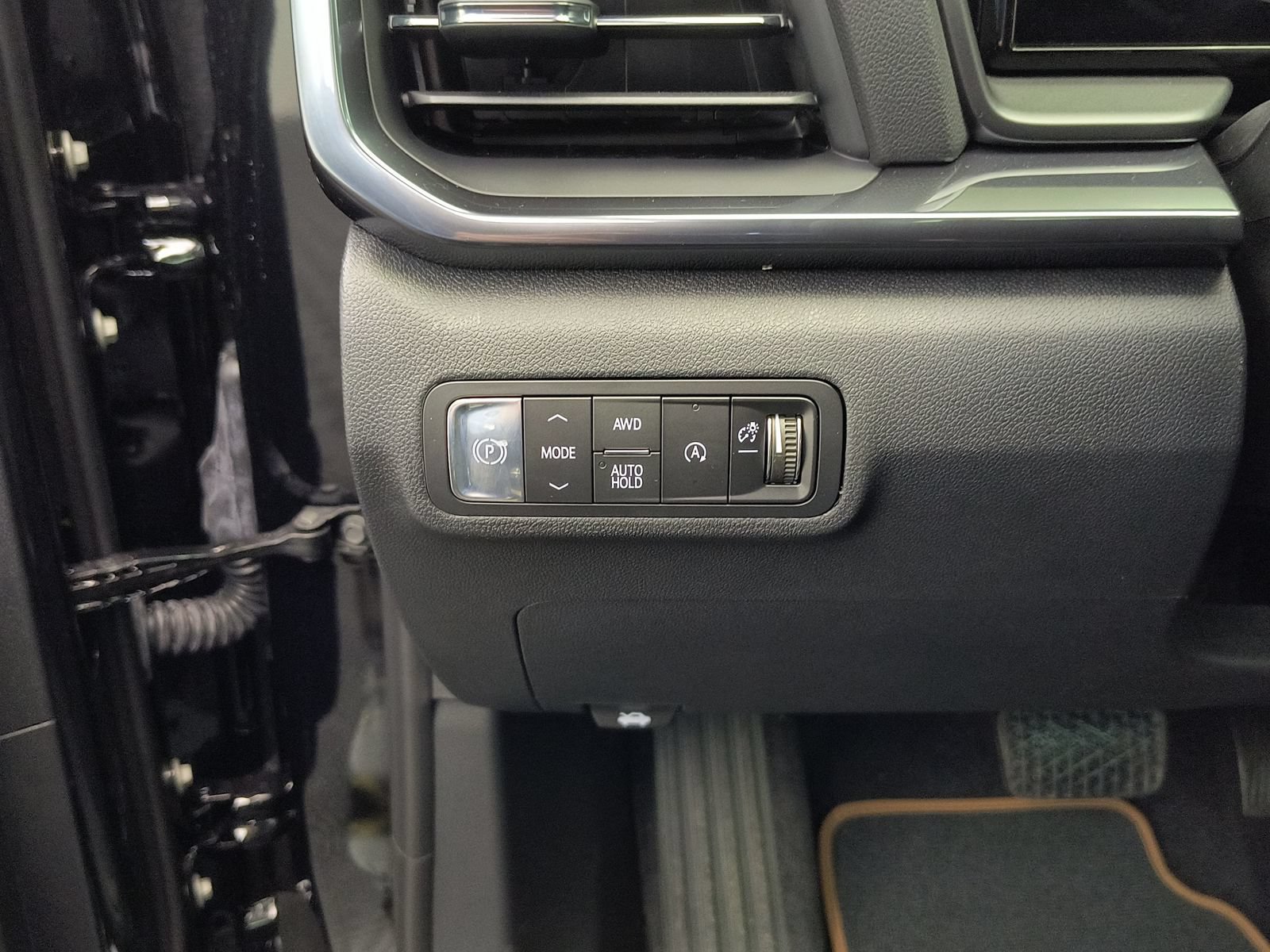 New 2026 GMC Terrain AT4 w/ Technology Package II AWD/4WD image 15