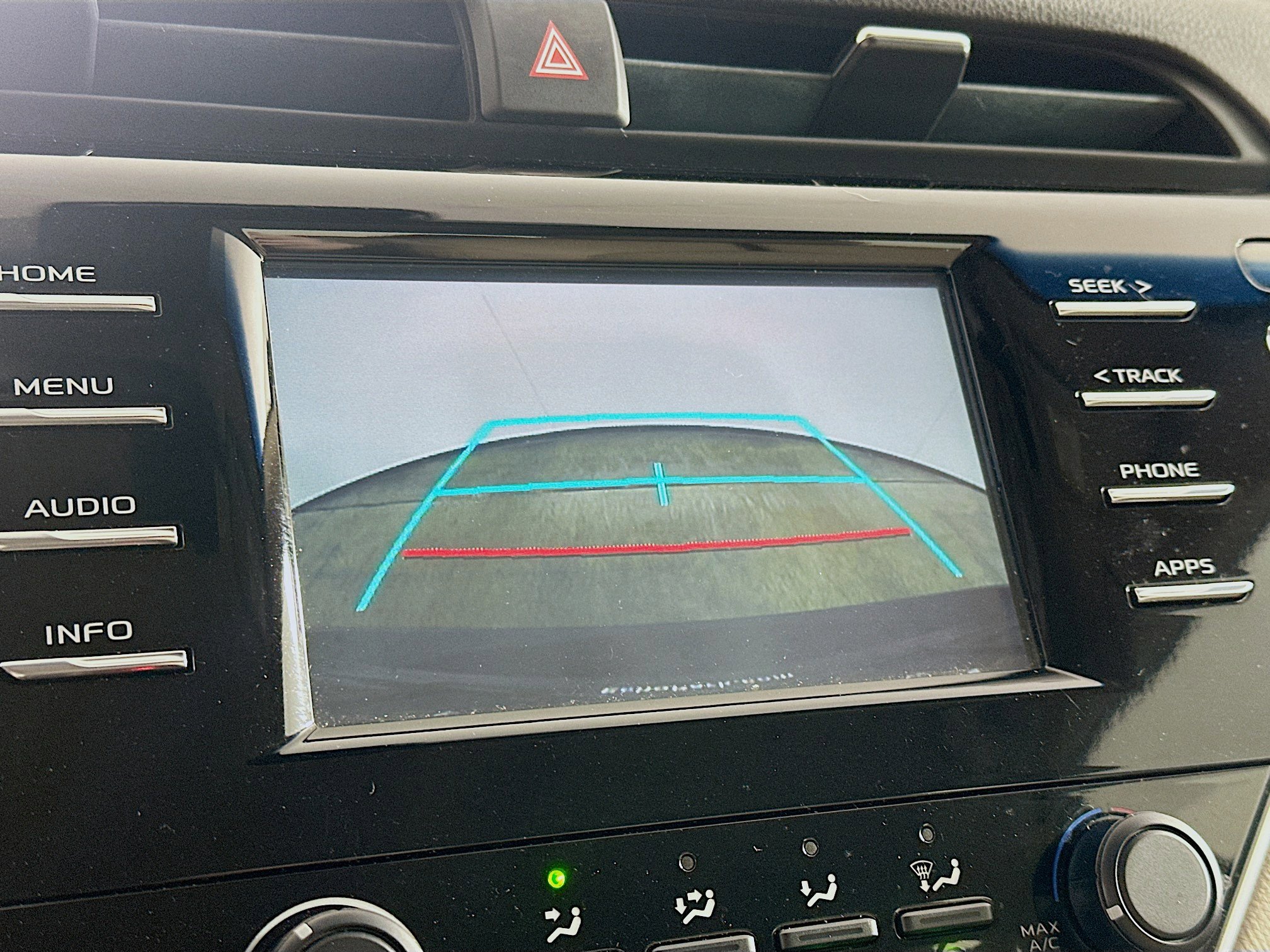 Used 2018 Toyota Camry LE FWD image 22