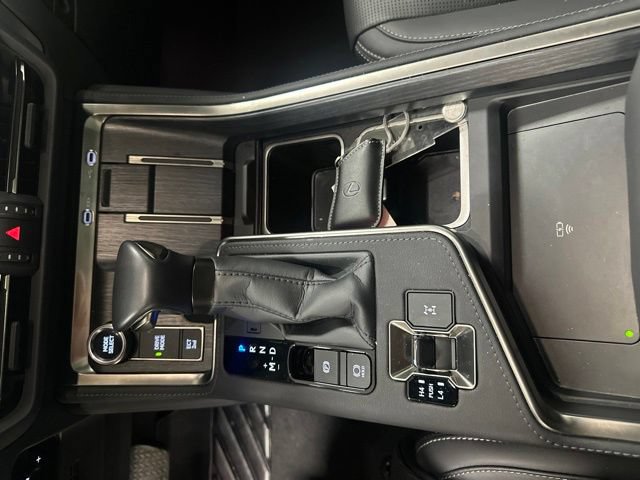 Used 2025 Lexus GX 550 w/ Accessory Package (2T) AWD/4WD image 14