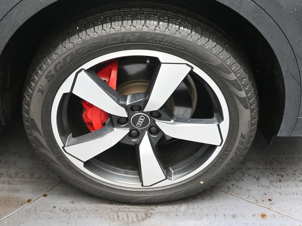 Certified 2024 Audi Q5 2.0T Premium Plus image 10