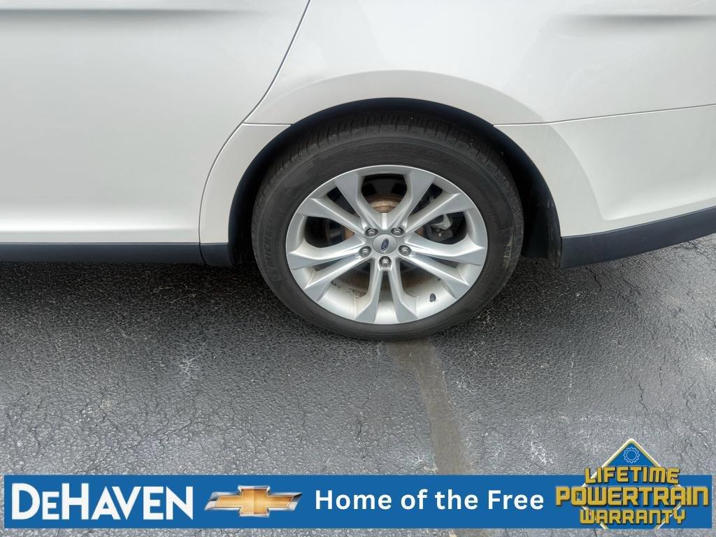 Used 2013 Ford Taurus SEL FWD image 10