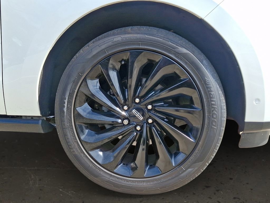 Used 2021 Lincoln Navigator Black Label w/ Cargo Convenience Package AWD/4WD image 9