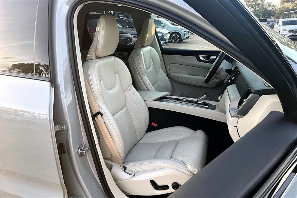 Used 2024 Volvo XC60 T8 Ultimate w/ Protection Package Premier AWD/4WD image 10