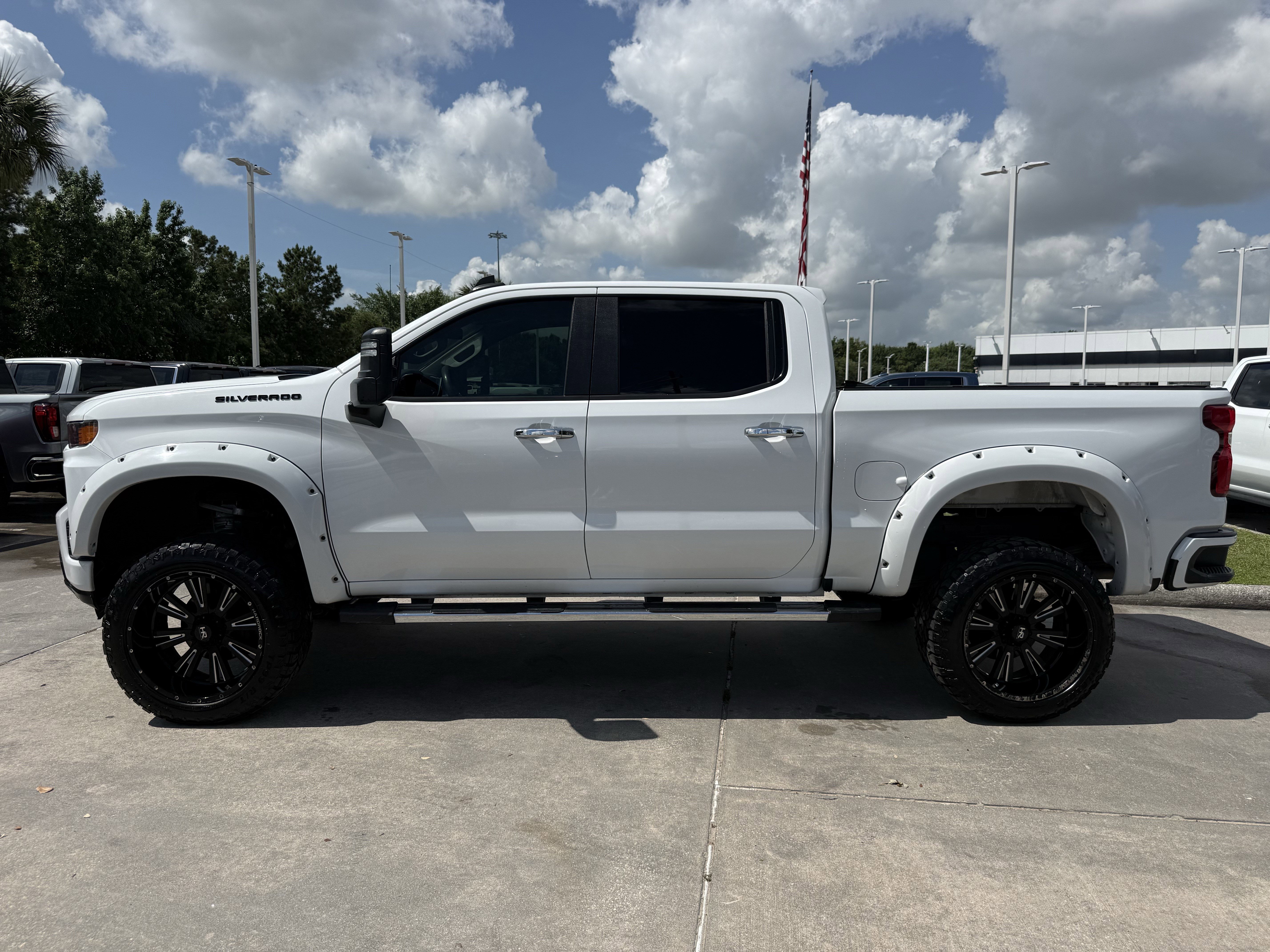 Used 2020 Chevrolet Silverado 1500 Custom w/ Custom Max Trailering Package AWD/4WD image 8