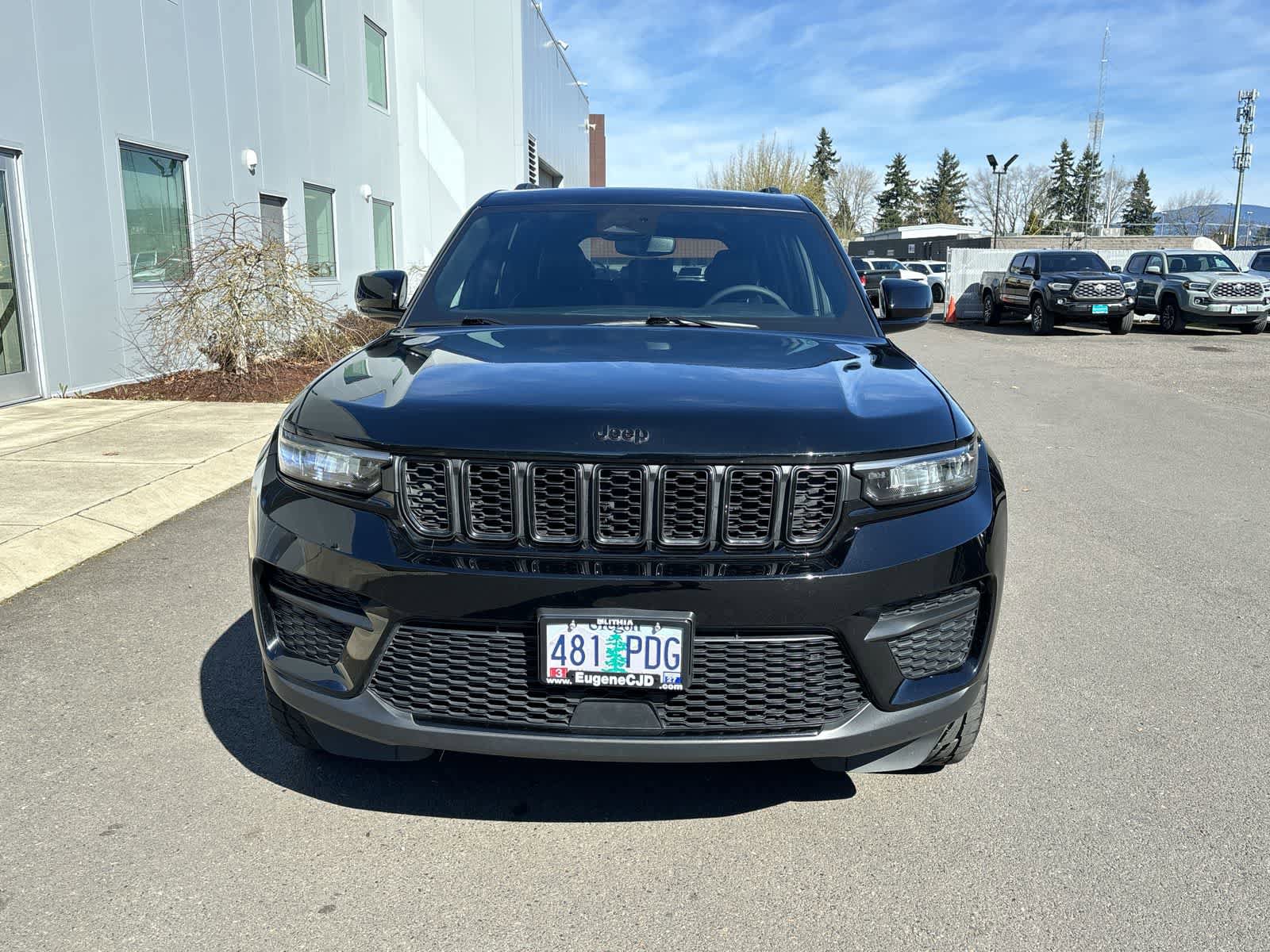 Certified 2023 Jeep Grand Cherokee Altitude AWD/4WD image 8