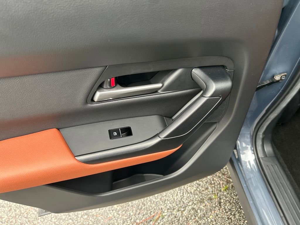 Used 2025 MAZDA CX-50 Meridian Edition image 27