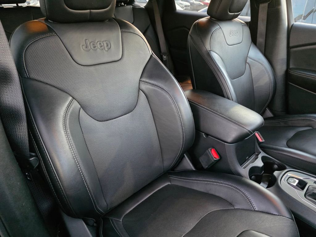 Used 2022 Jeep Cherokee Latitude Lux w/ Sun & Sound Group image 33