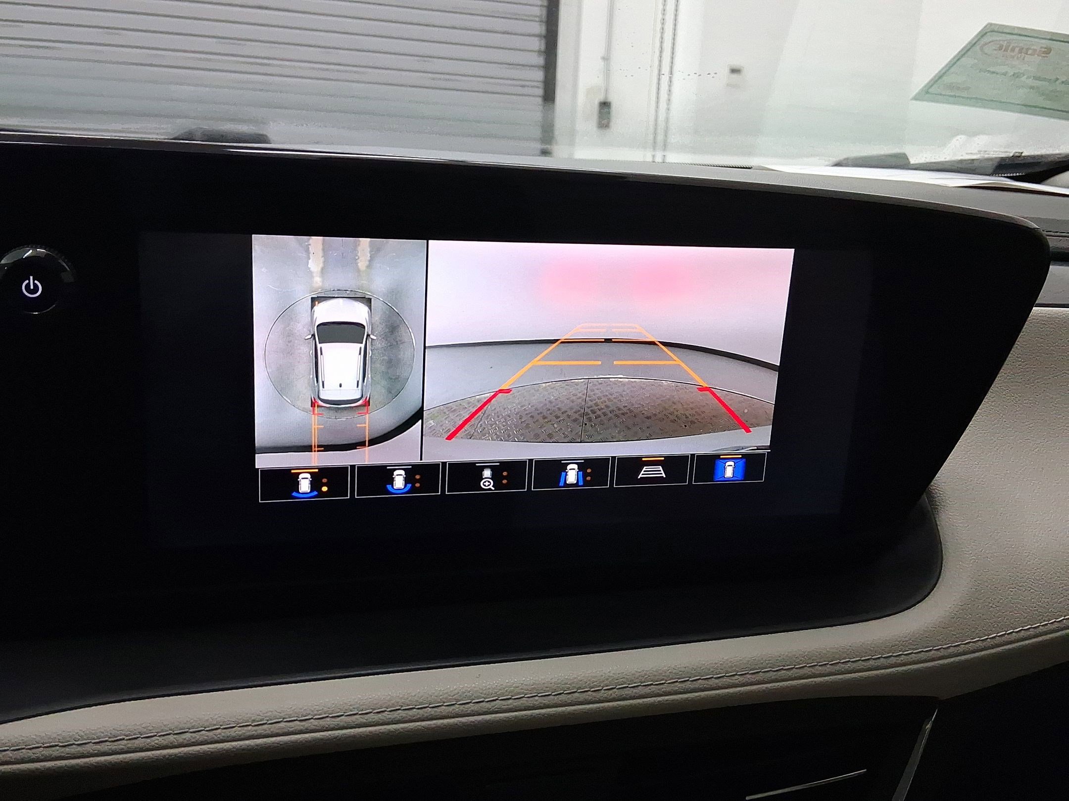 Used 2025 Buick Encore GX Avenir w/ Avenir Technology Package image 24