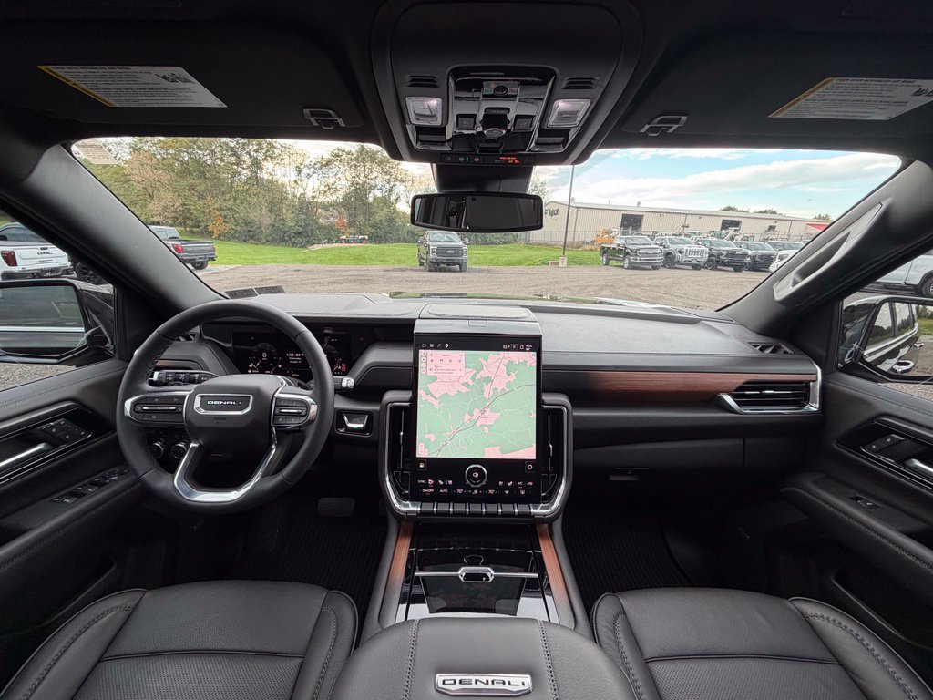 Used 2026 GMC Yukon Denali w/ Sun & Power Step Package AWD/4WD image 9
