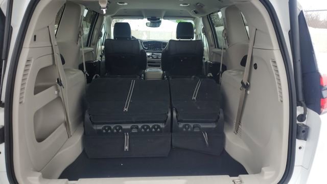 Certified 2024 Chrysler Pacifica Touring-L image 29