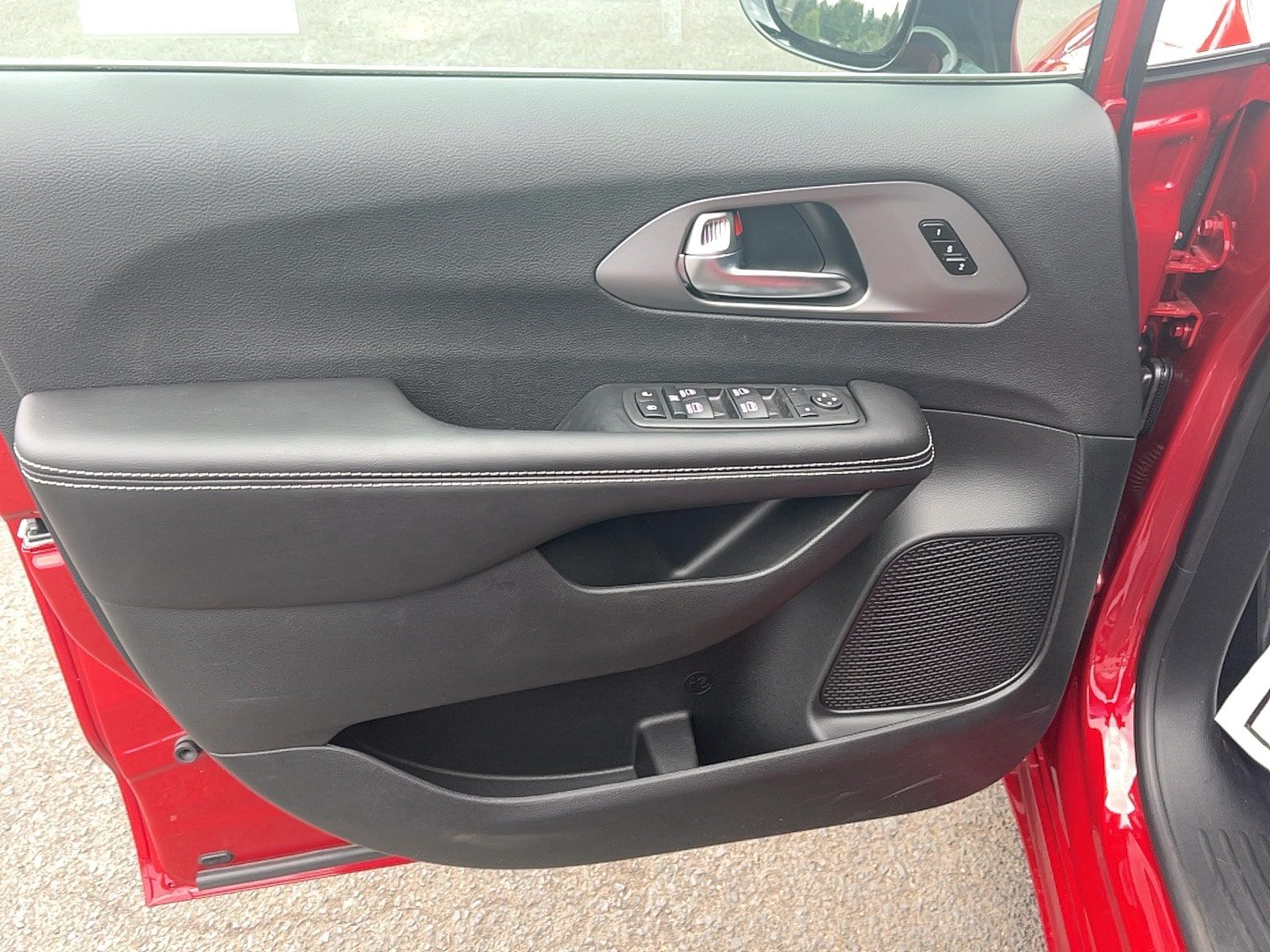 New 2027 Chrysler Pacifica Select FWD image 20