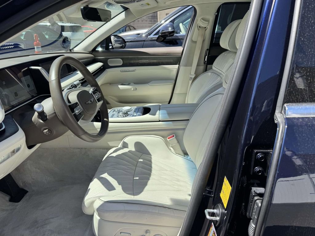 Certified 2023 Genesis G90 3.5T AWD/4WD image 10