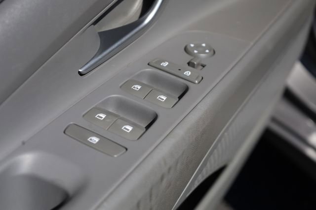 Used 2023 Hyundai Elantra SEL w/ Convenience Package image 15