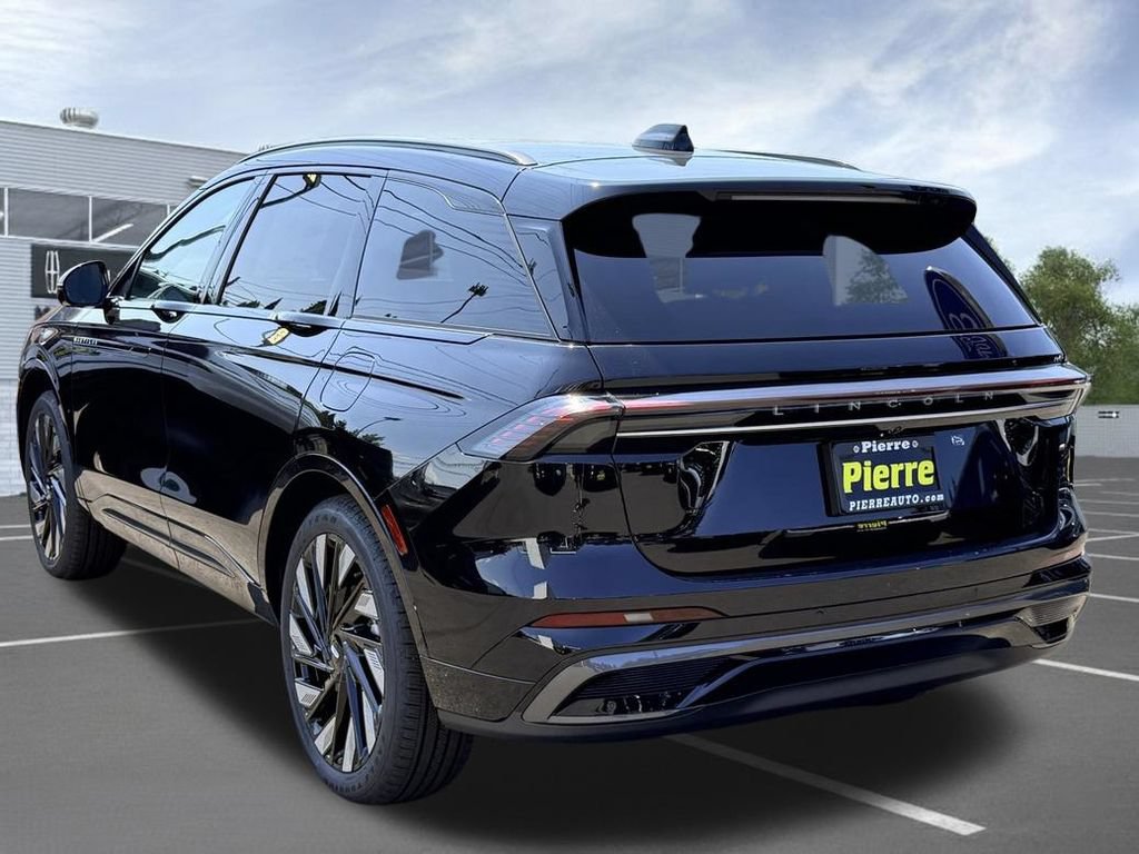 New 2026 Lincoln Nautilus Reserve w/ Jet Appearance Package AWD/4WD image 8