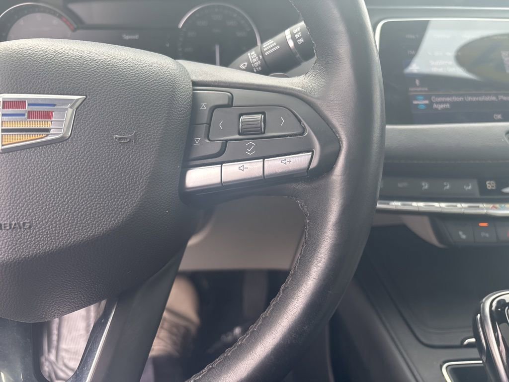 Used 2021 Cadillac XT4 Luxury w/ Cold Weather Package image 21