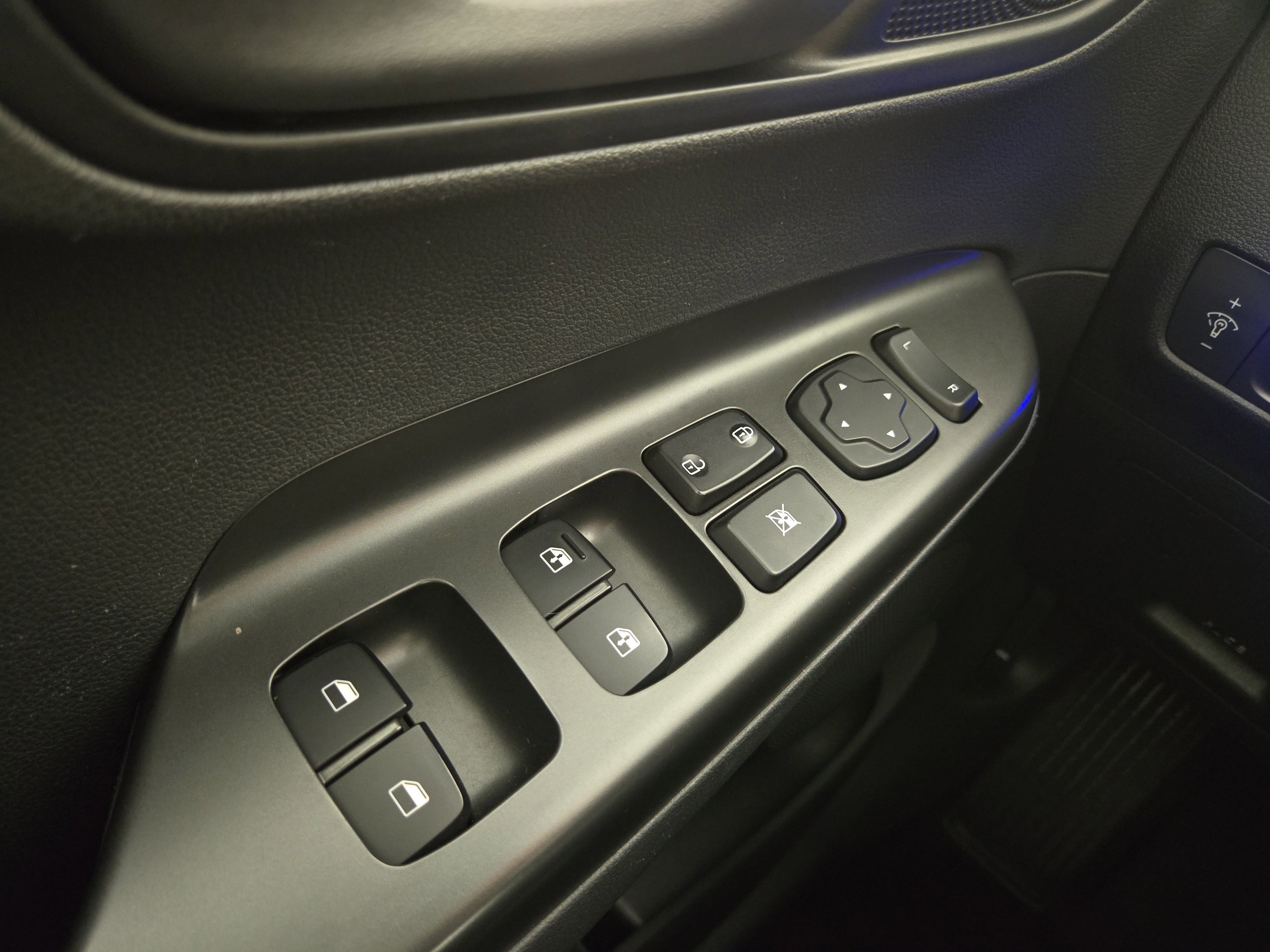 Used 2021 Hyundai Kona SEL Plus image 29