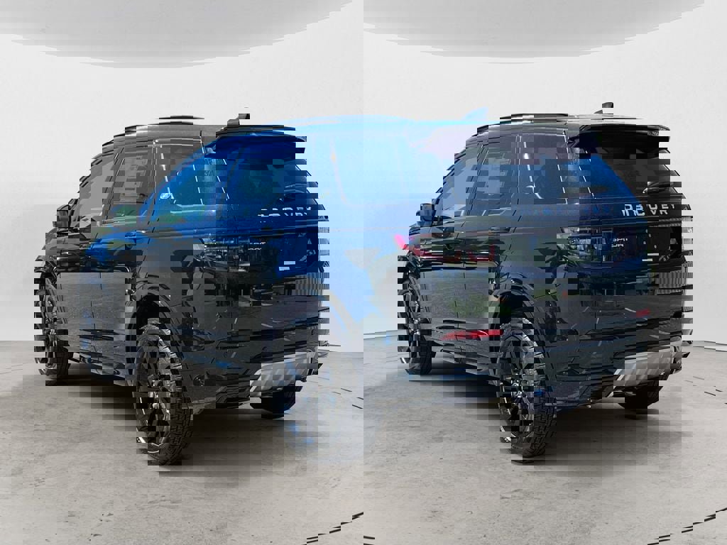 New 2024 Land Rover Discovery Sport S image 3