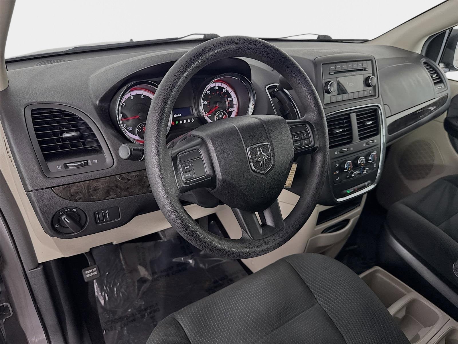 Used 2016 Dodge Grand Caravan SE w/ Quick Order Package 29E SE FWD image 9