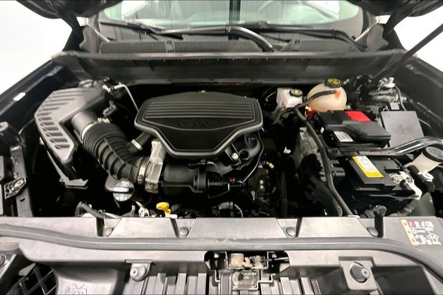 Used 2023 GMC Acadia SLE w/ LPO, Black Accent Package image 32