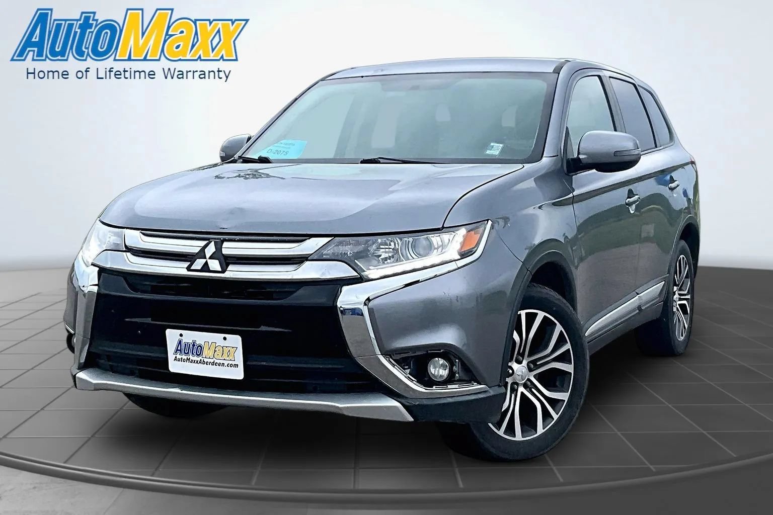 Used 2018 Mitsubishi Outlander SE AWD/4WD image 1