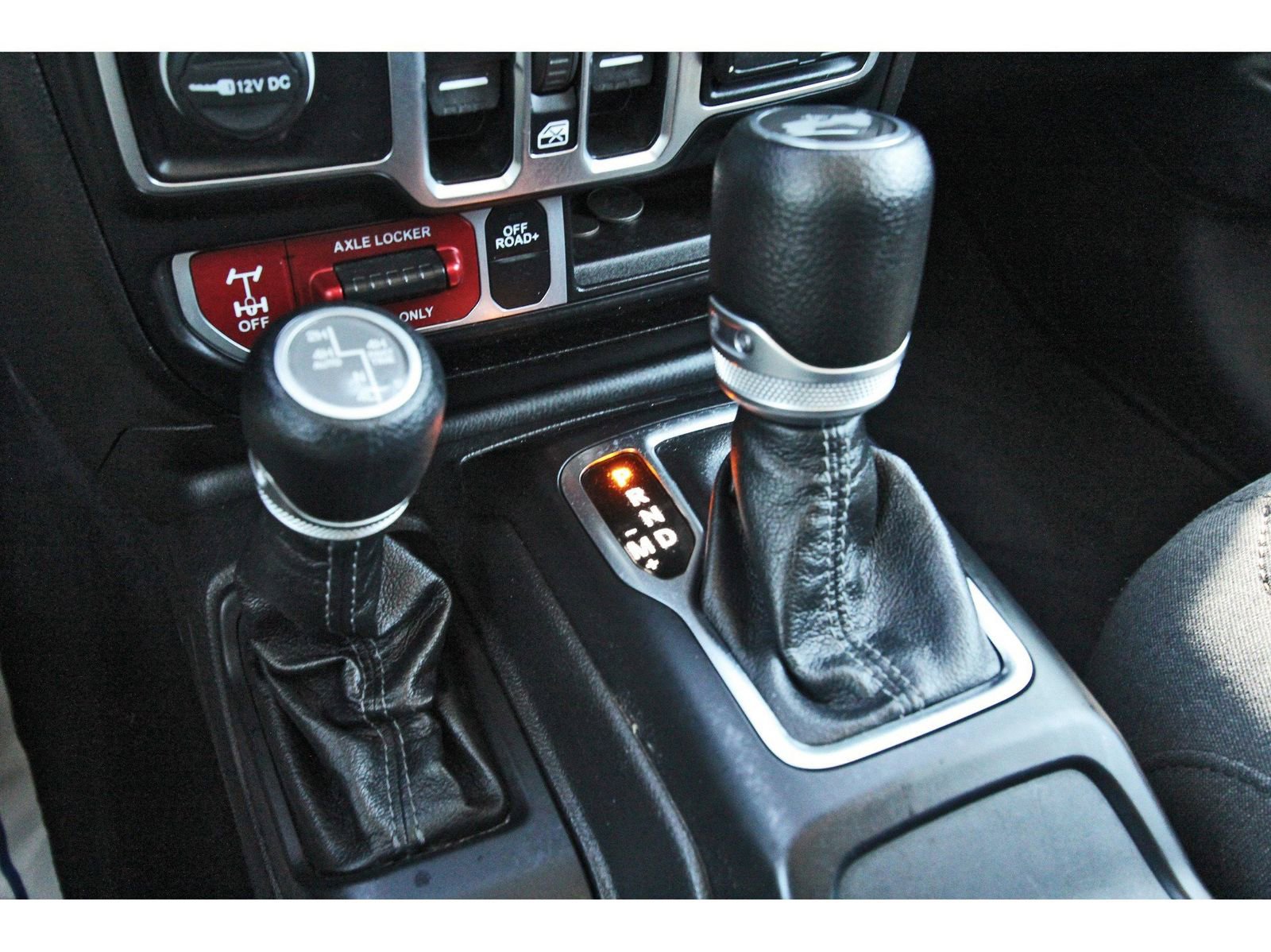 Used 2024 Jeep Wrangler Unlimited image 27