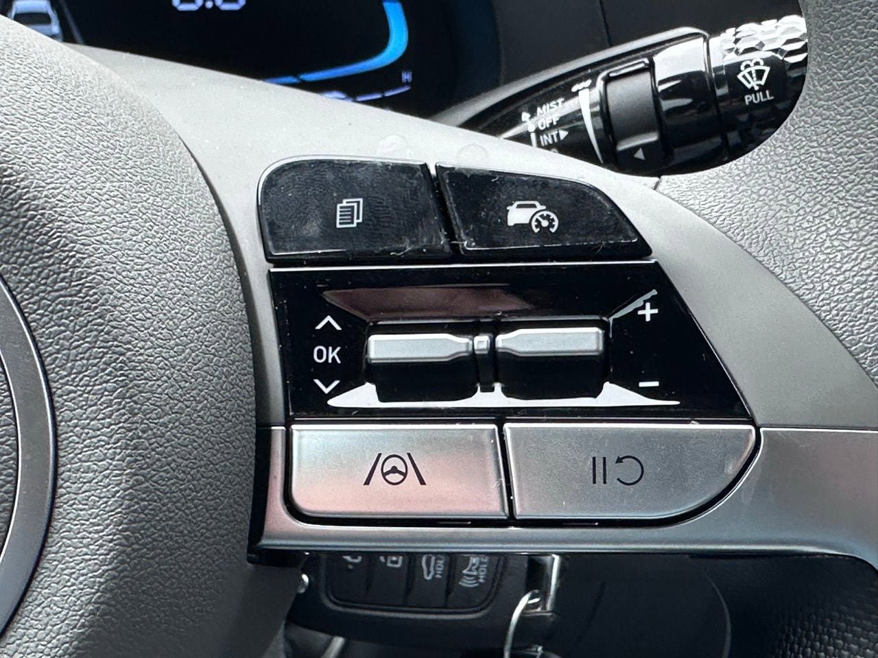 Used 2026 Hyundai Elantra SE FWD image 28