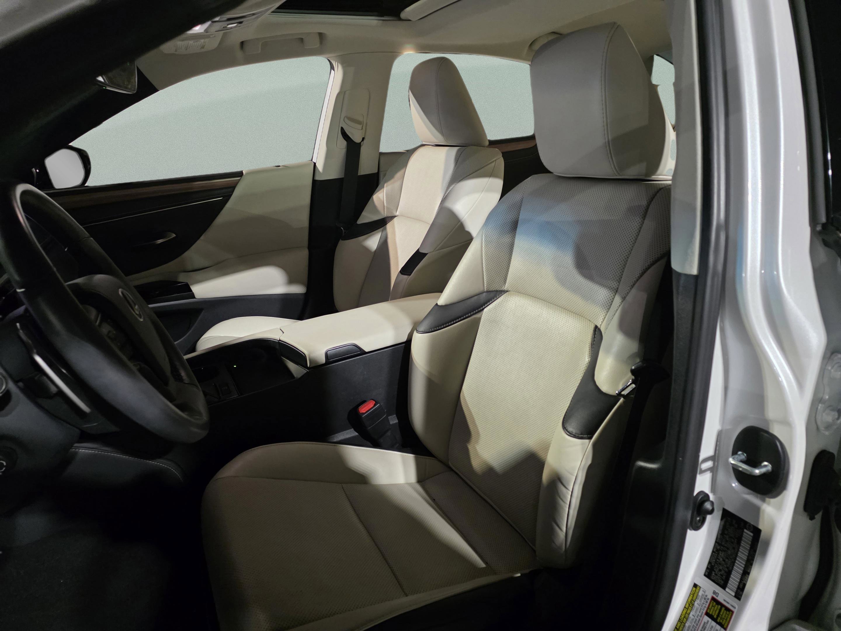 Used 2023 Lexus ES 350 w/ Premium Package image 12