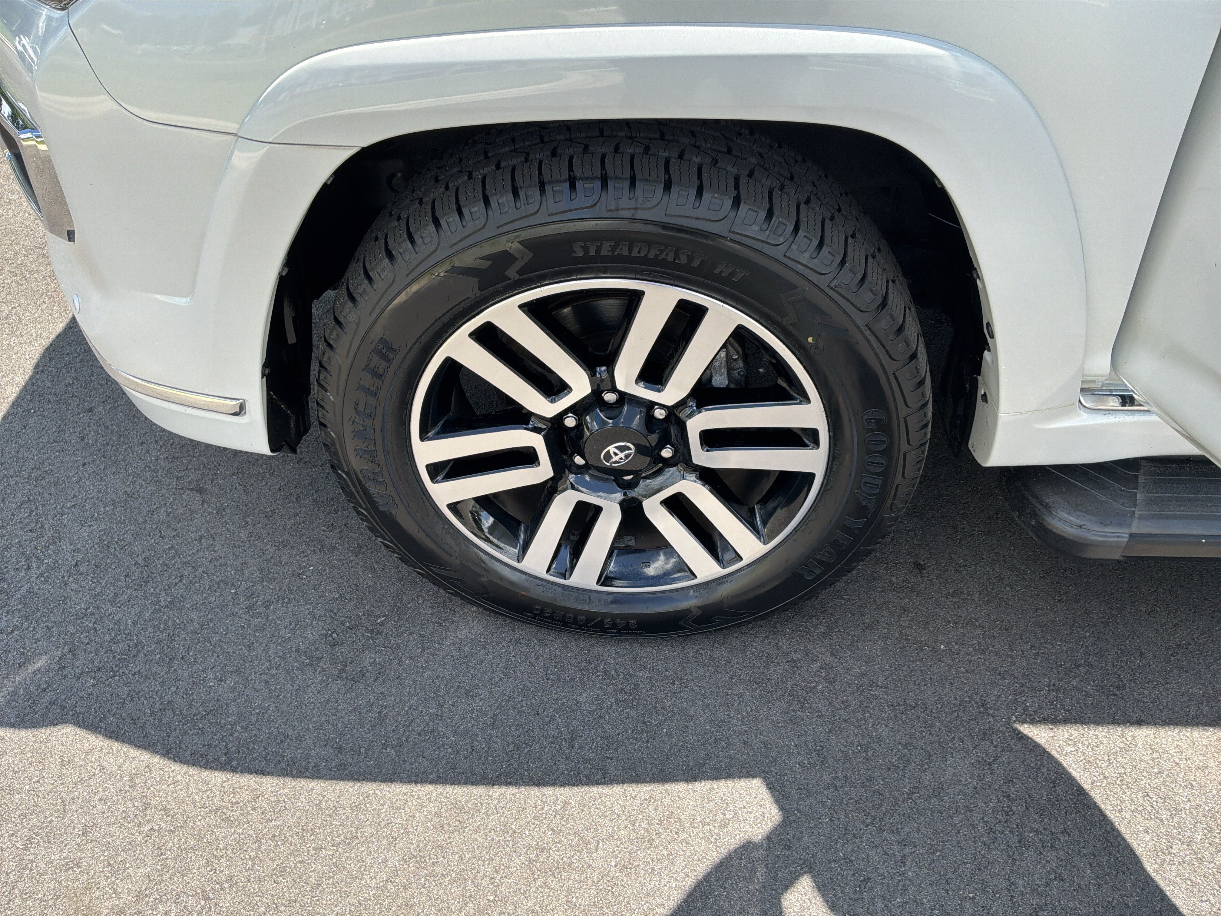 Used 2024 Toyota 4Runner Limited AWD/4WD image 13