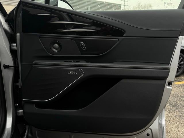 New 2026 Lincoln Nautilus Reserve w/ Jet Appearance Package image 18