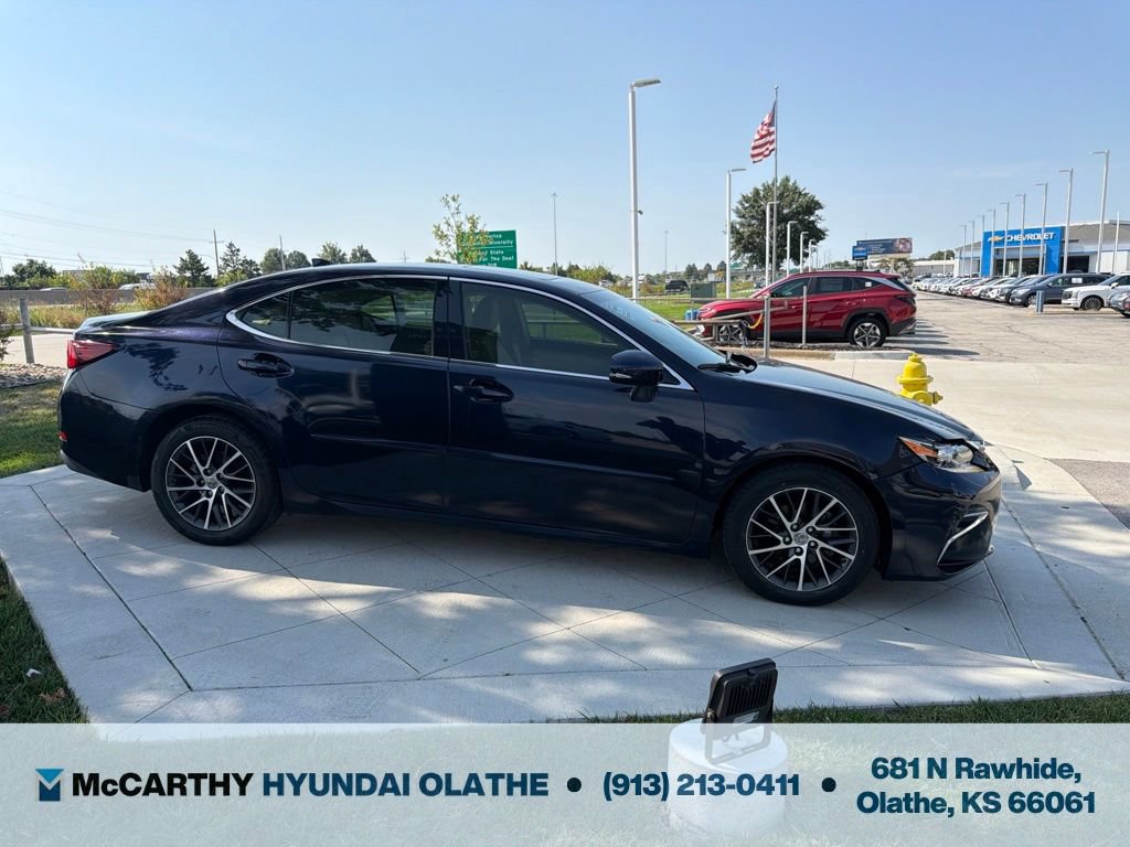 Used 2016 Lexus ES 350 w/ Luxury Package w/Wood Trim FWD image 14