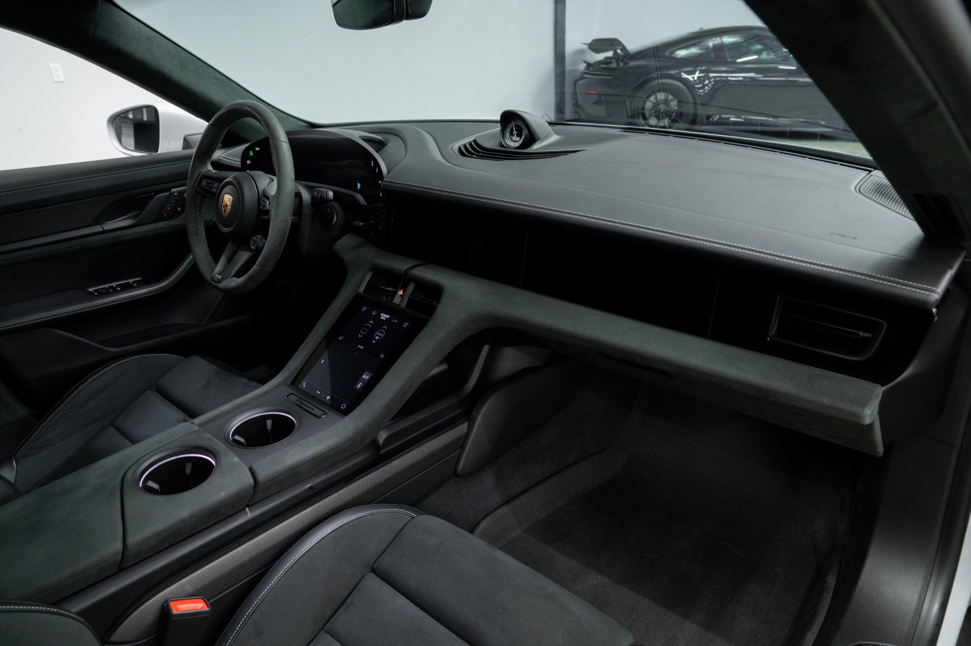 Used 2022 Porsche Taycan GTS AWD/4WD image 13