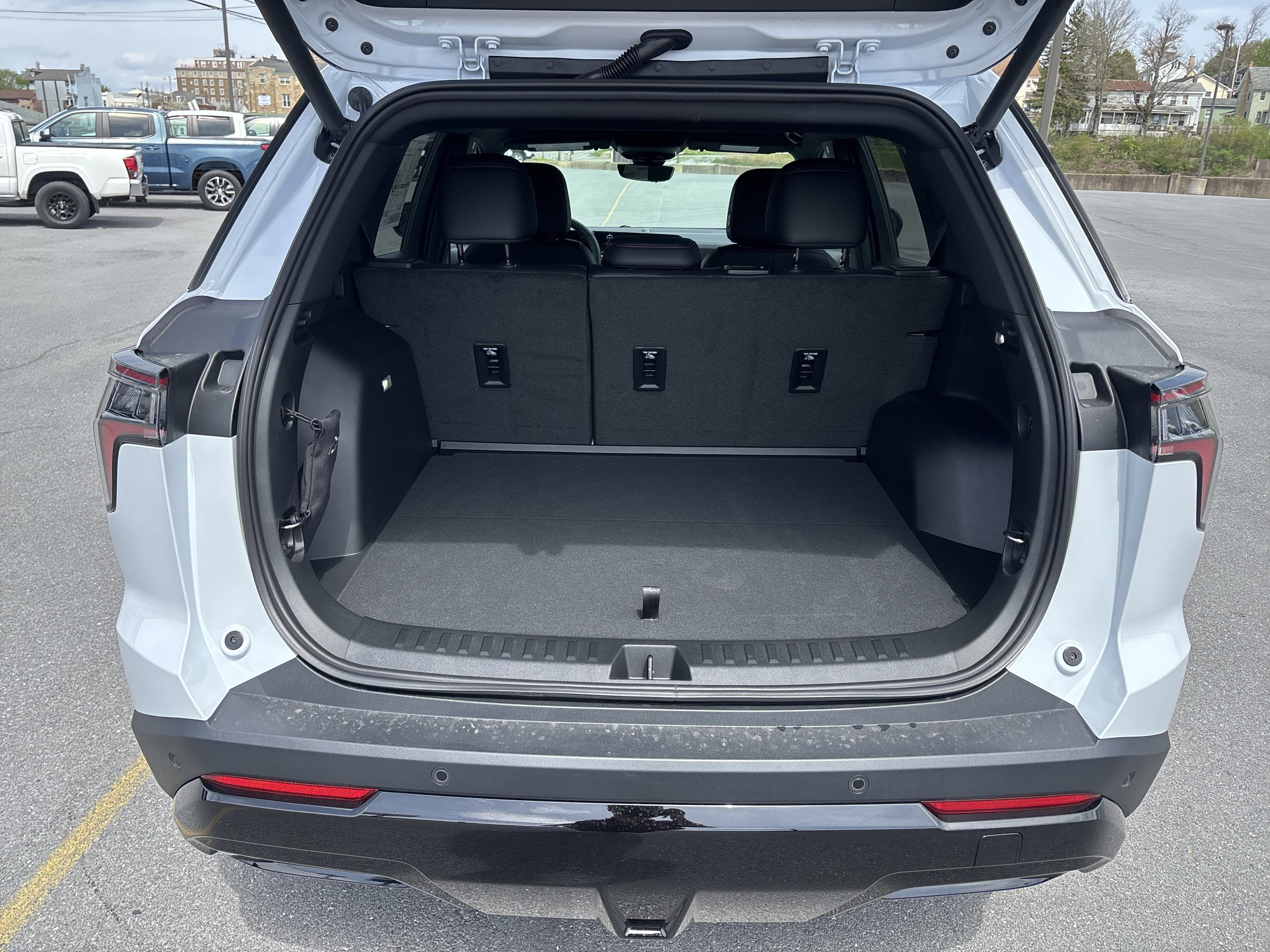 New 2026 Chevrolet Equinox RS w/ Convenience Package III AWD/4WD image 5