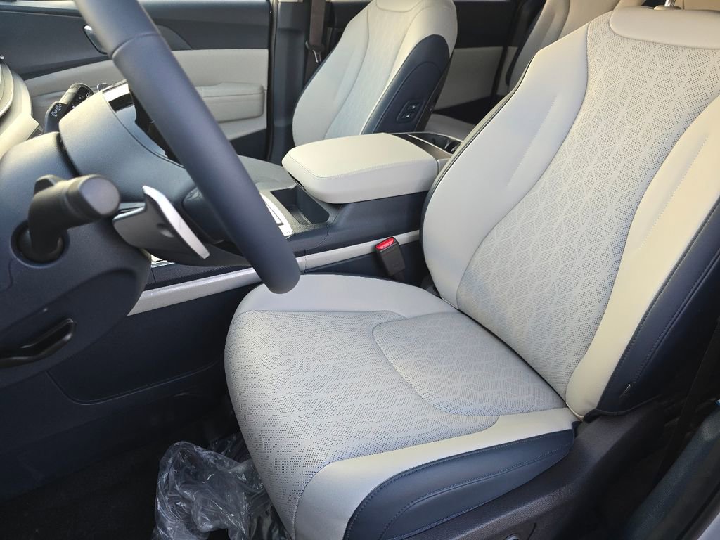 New 2026 Kia Carnival EX image 23