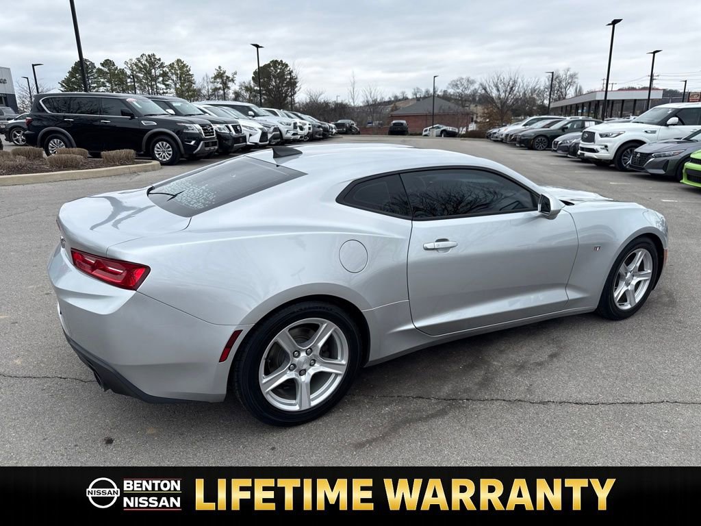 Used 2018 Chevrolet Camaro LT image 8