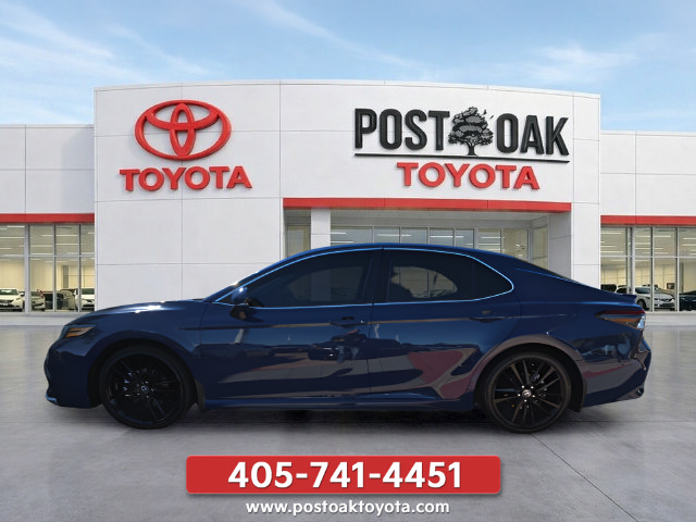 Used 2023 Toyota Camry XSE FWD image 3
