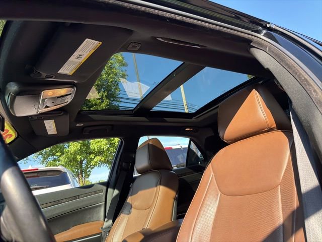 Used 2019 Chrysler 300 Limited RWD image 12