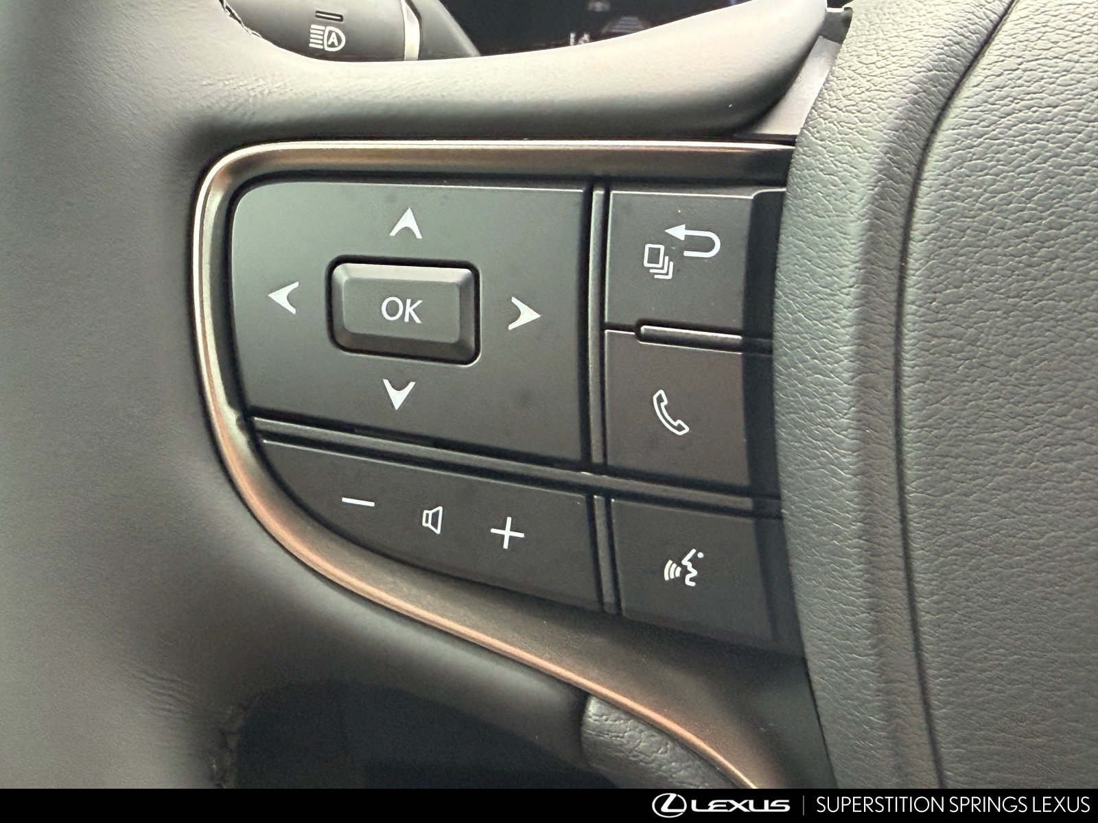 New 2026 Lexus UX 300h FWD image 19