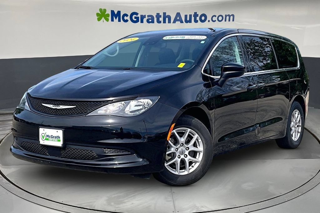 Used 2024 Chrysler Voyager LX FWD image 3