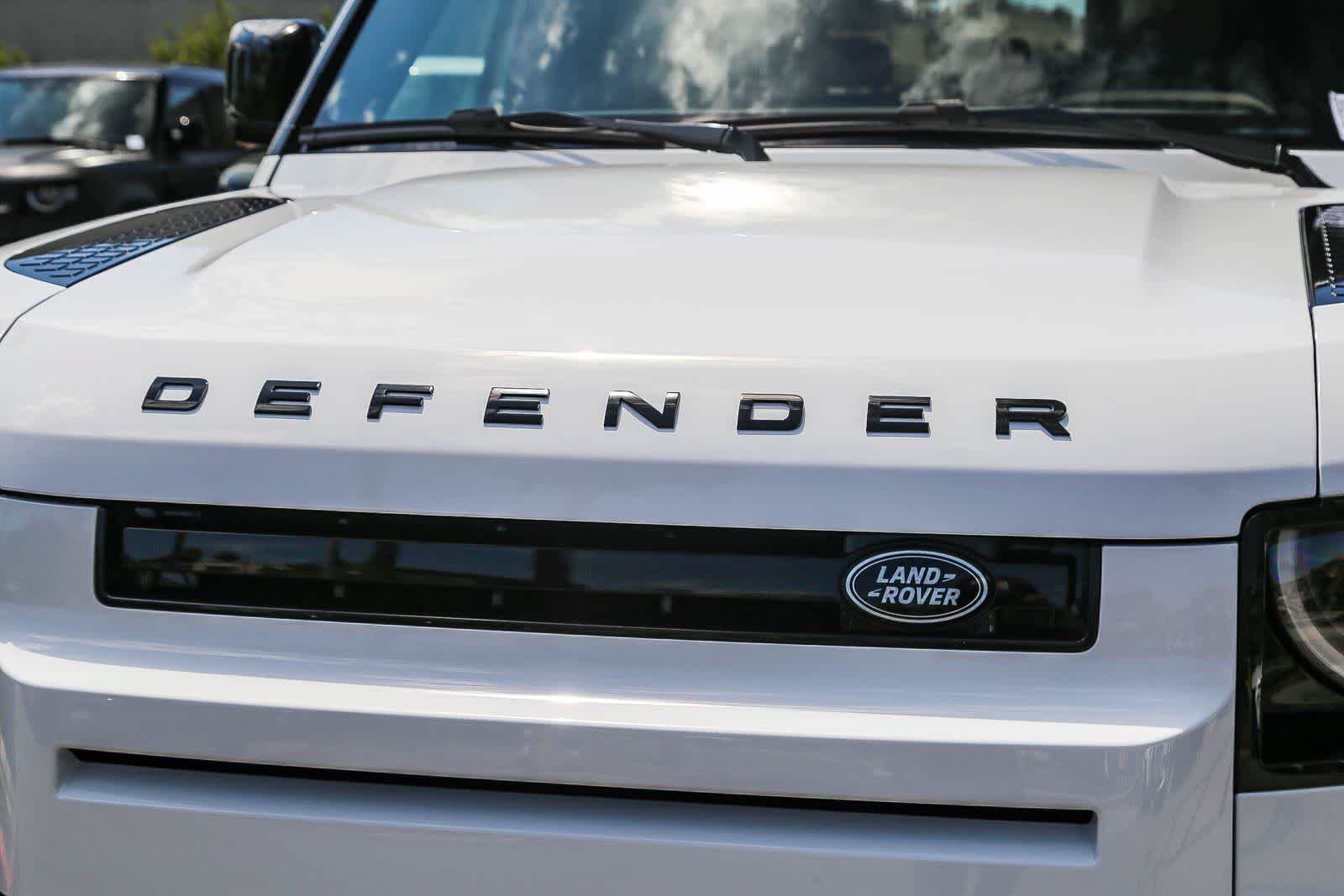 New 2026 Land Rover Defender 130 X-Dynamic SE AWD/4WD image 10
