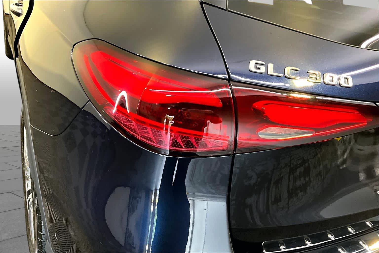 Used 2024 Mercedes-Benz GLC 300 4MATIC image 28