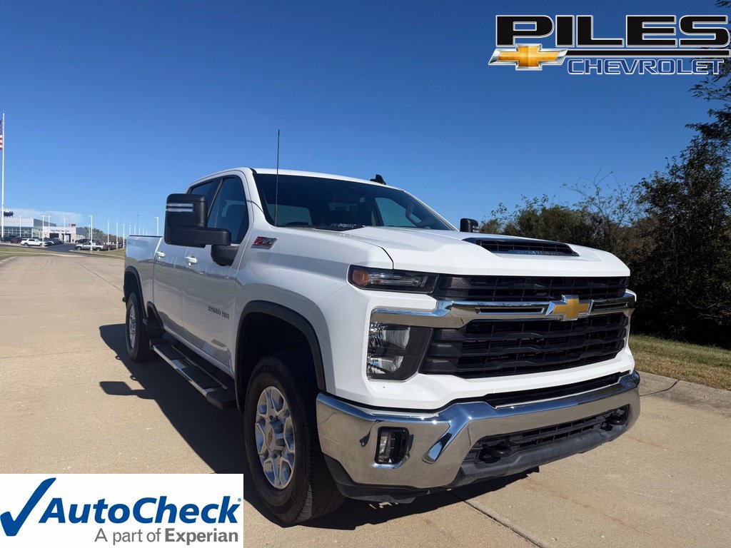 Used 2026 Chevrolet Silverado 2500 LT AWD/4WD image 1