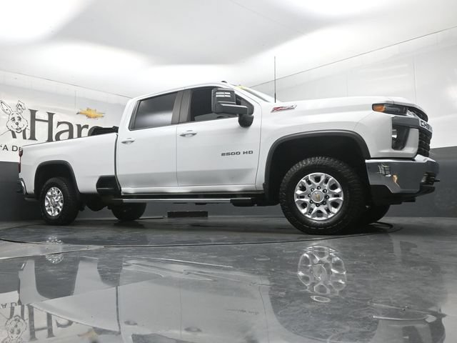 Used 2022 Chevrolet Silverado 2500 LT w/ Convenience Package AWD/4WD image 2