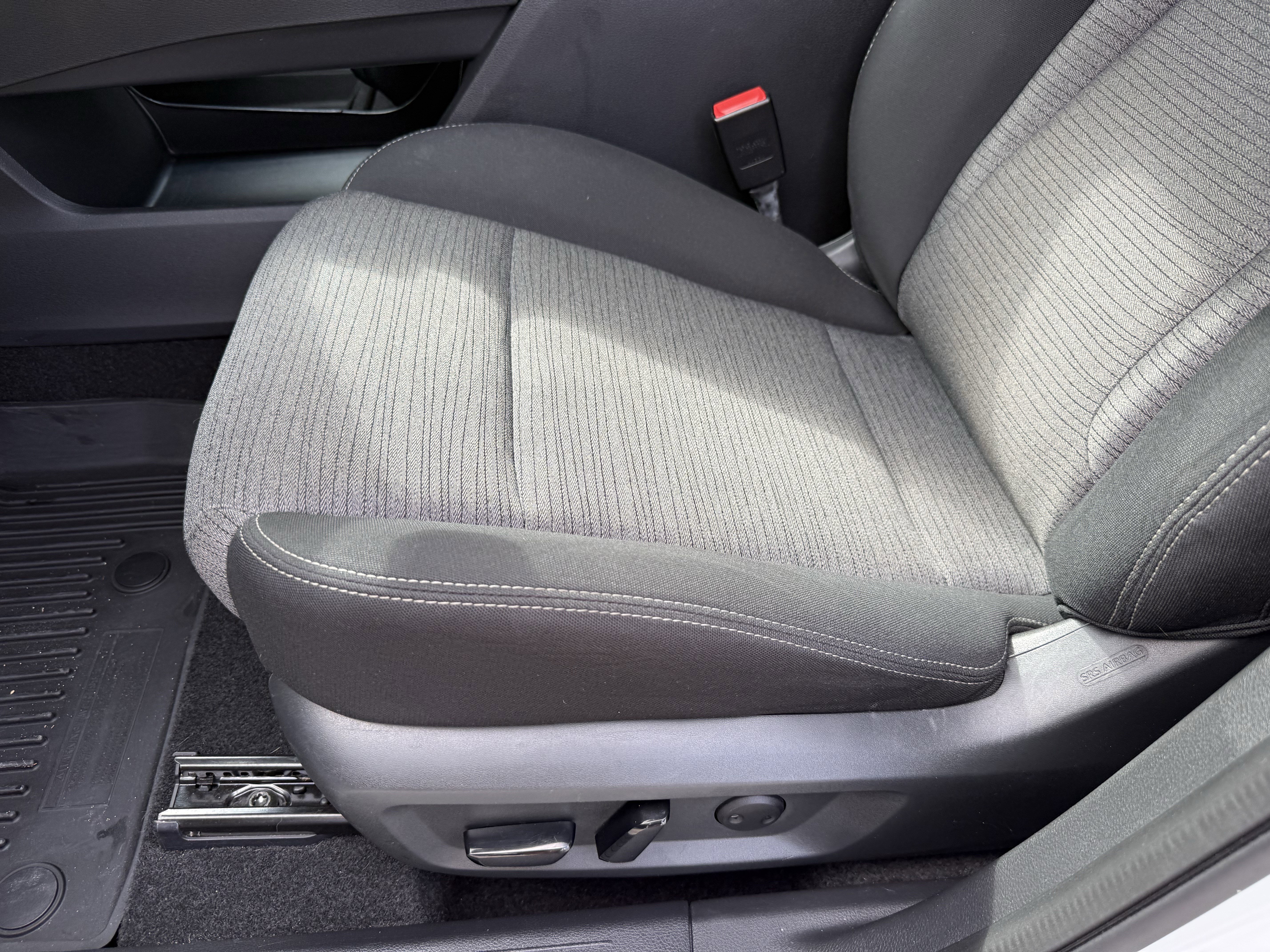 Used 2021 Nissan Rogue SV image 28