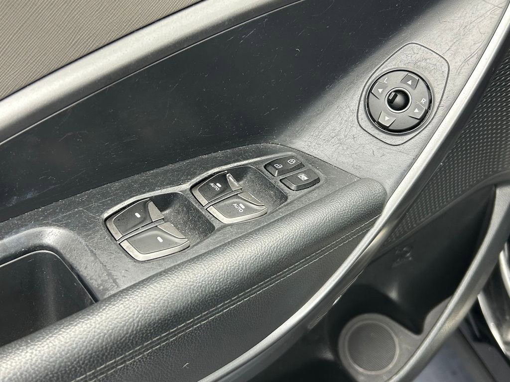 Used 2018 Hyundai Santa Fe Sport w/ 2.4L Tech Package 04 image 31