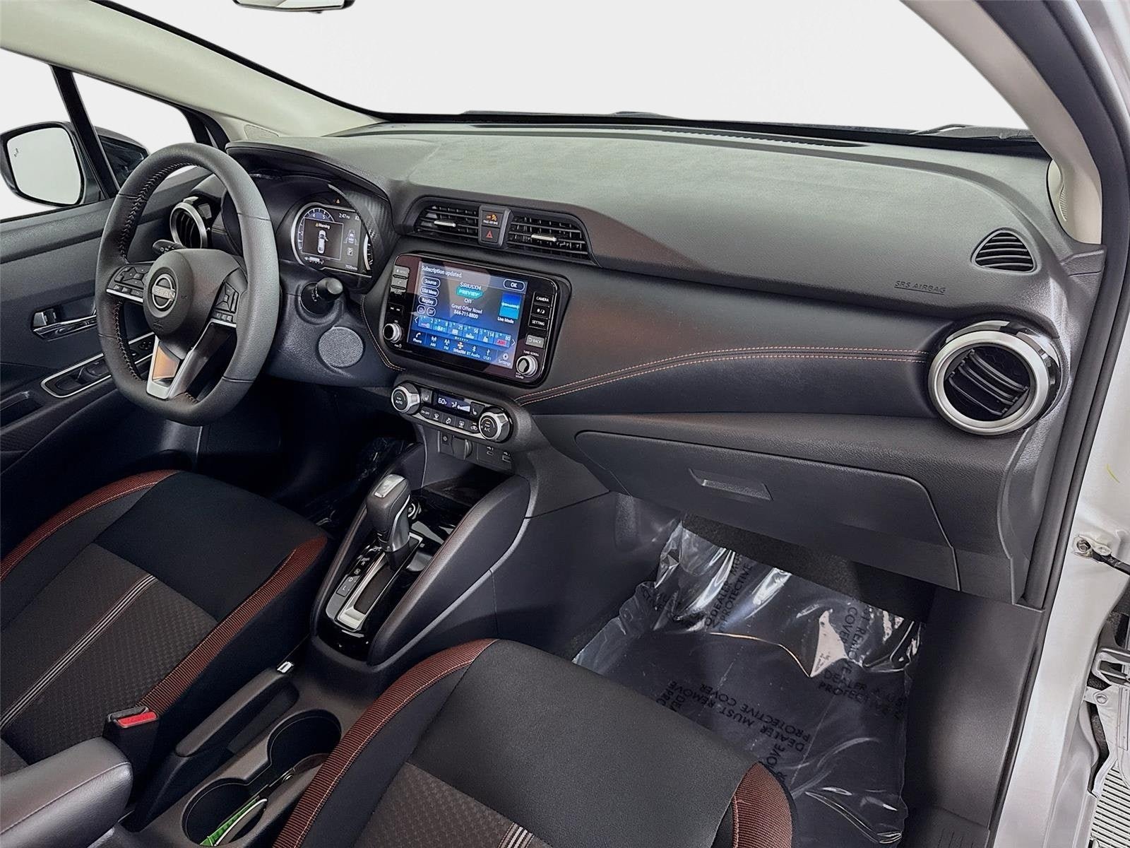 Certified 2025 Nissan Versa SR FWD image 27